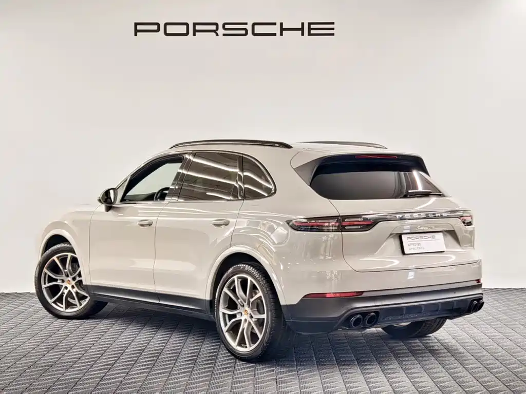 Porsche Cayenne — миниатюра 7