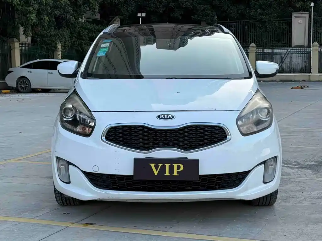 Kia Carens — миниатюра 3