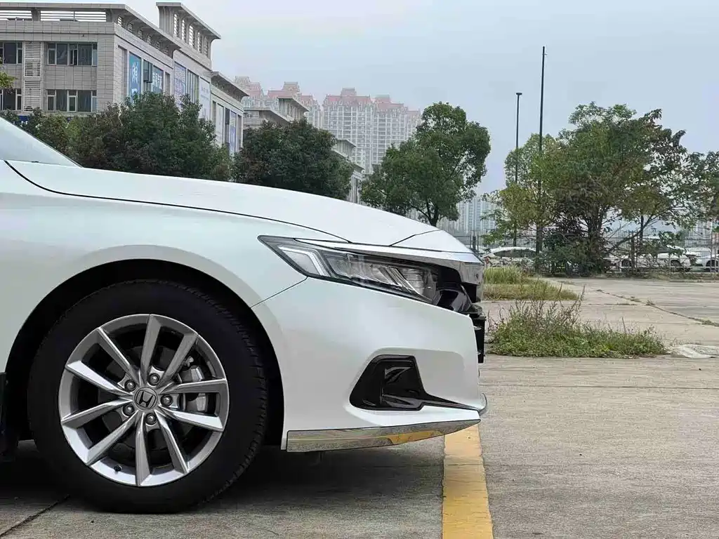 Honda Accord 2022 — фото 19