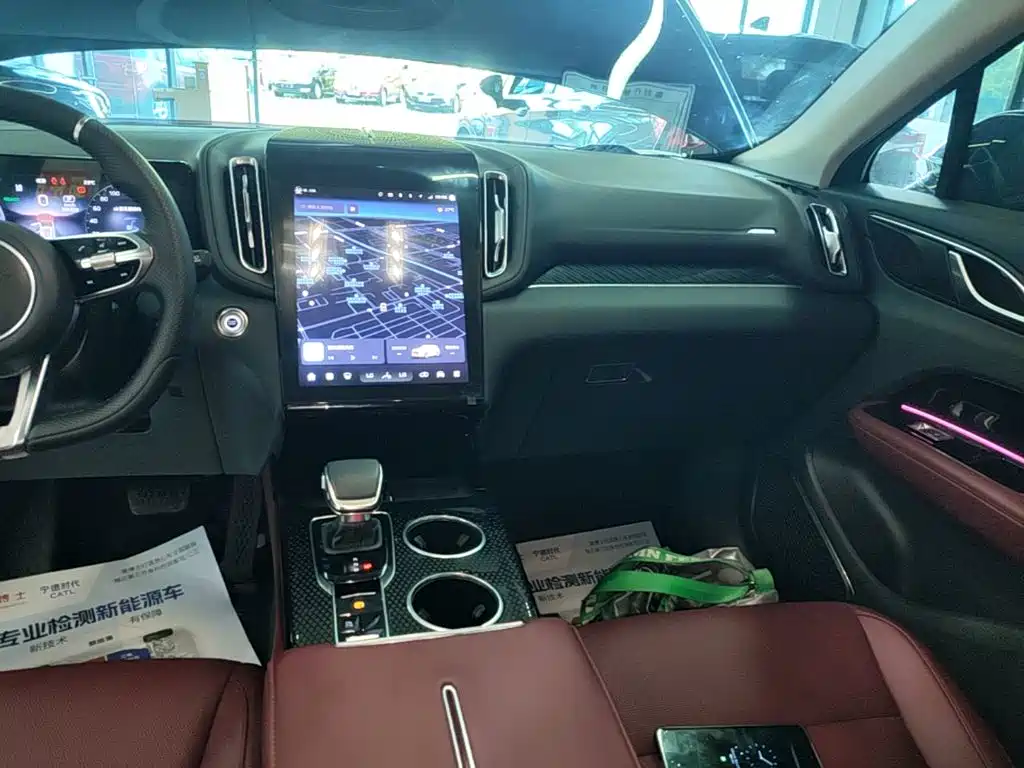 Hongqi Hongqi HS3 PHEV — миниатюра 13