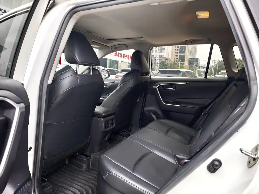 Toyota Wildlander — миниатюра 3
