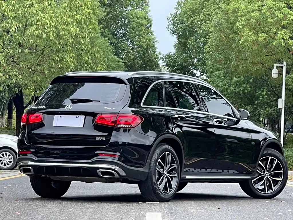 MERCEDES-BENZ GLC