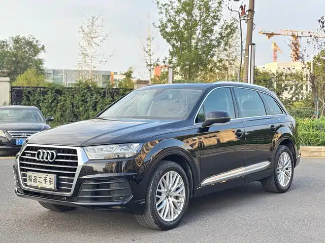 AUDI  Q7 2018