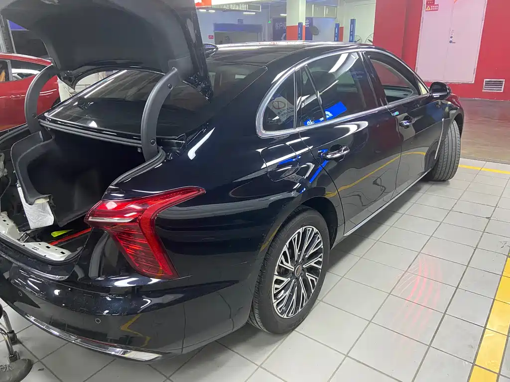 Hongqi Hongqi H5 — миниатюра 8