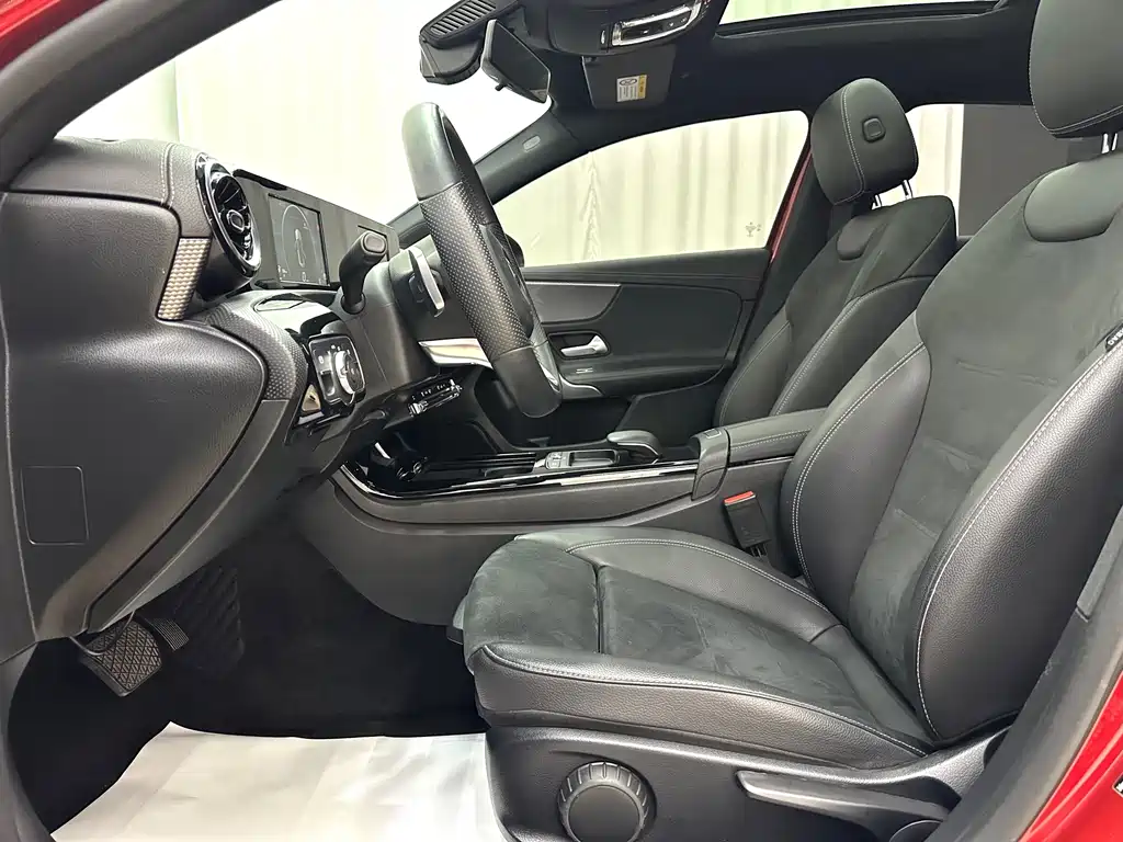 Mercedes-Benz A-Class — миниатюра 7