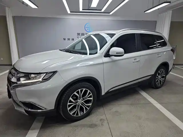 mitsubishi outlander