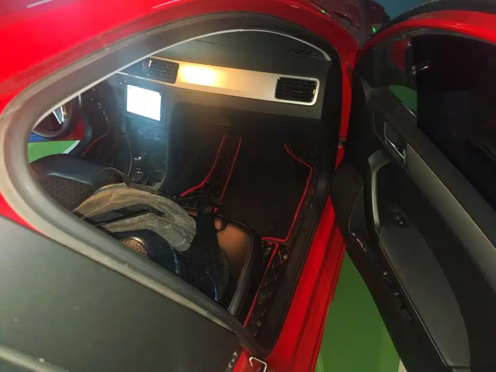Skoda Rapid Spaceback — миниатюра 18