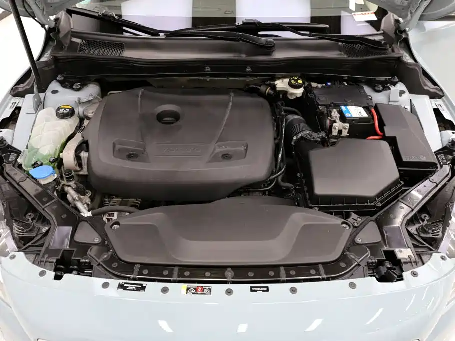 Volvo V40 — миниатюра 22