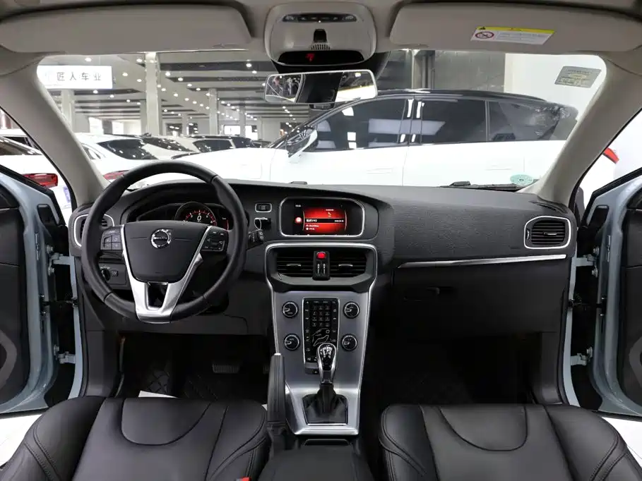 Volvo V40 — миниатюра 9