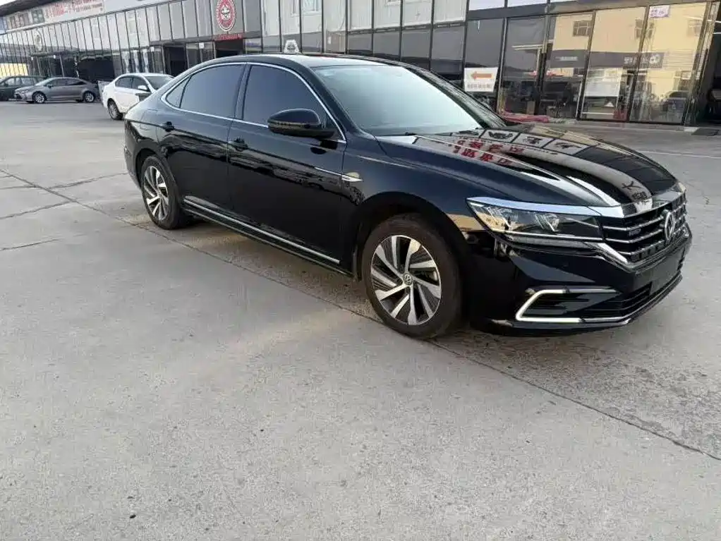 Volkswagen Passat PHEV — миниатюра 5