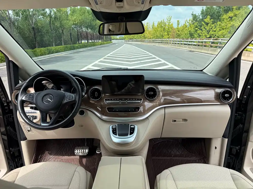 Mercedes-Benz V-Class — миниатюра 6