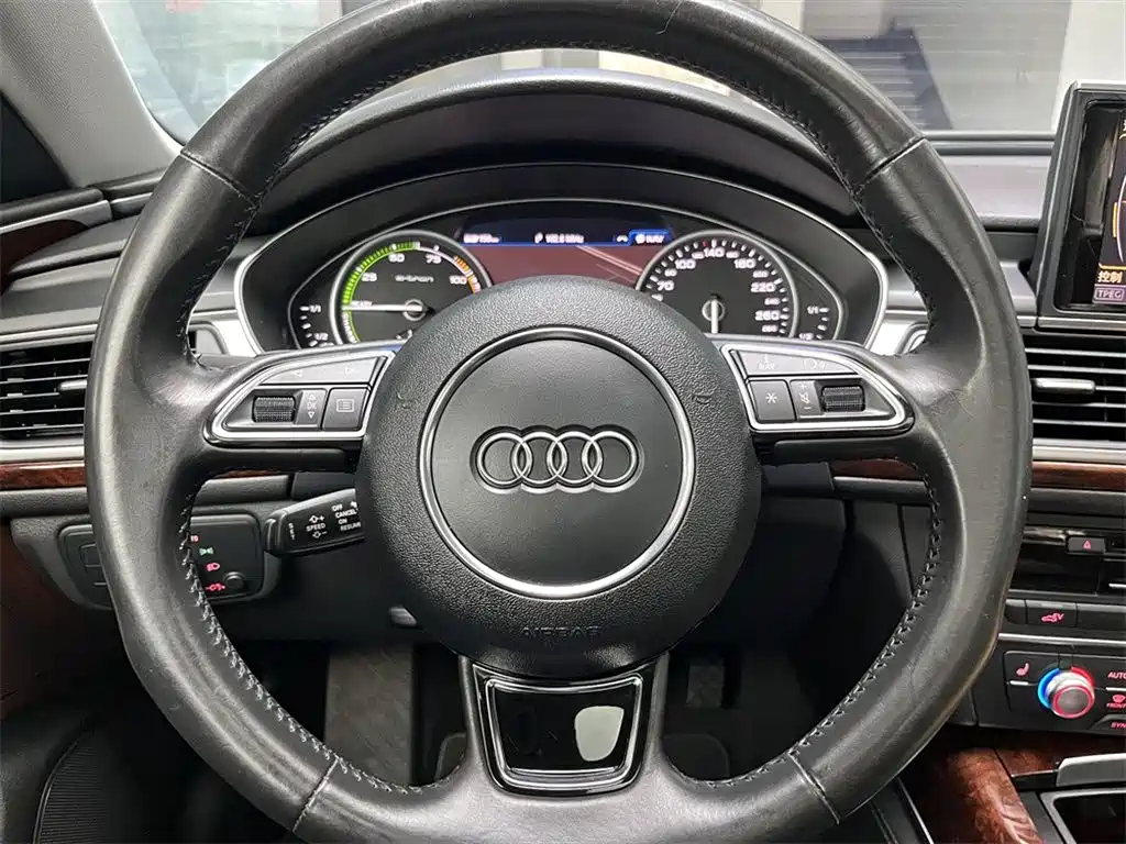 Audi A6L New Energy 40 e-tron, фото 11
