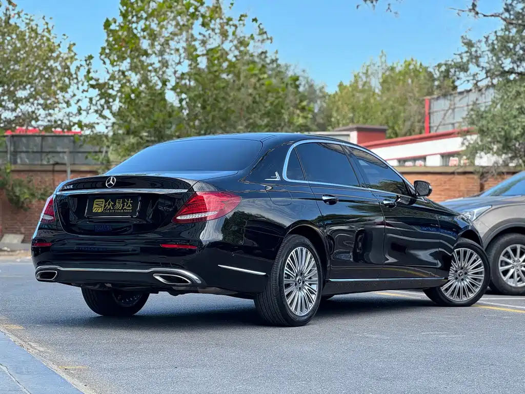 Mercedes-Benz E-Class — миниатюра 3