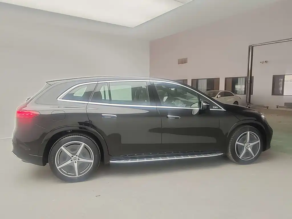 Mercedes-Benz EQS SUV — миниатюра 12