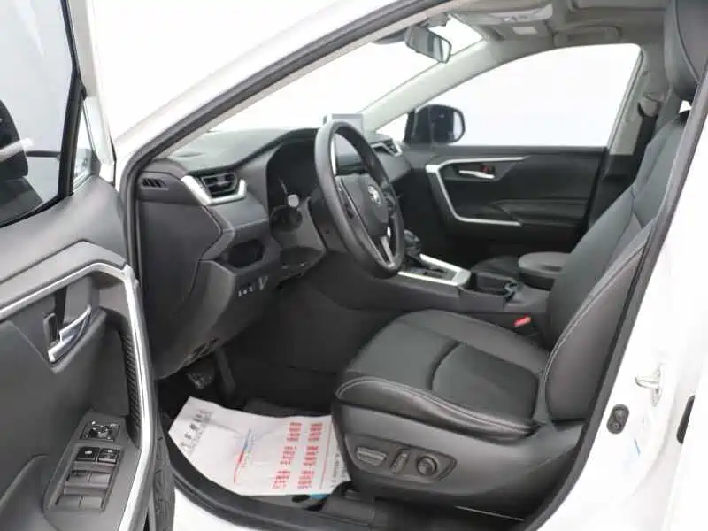 Toyota RAV4 — миниатюра 6