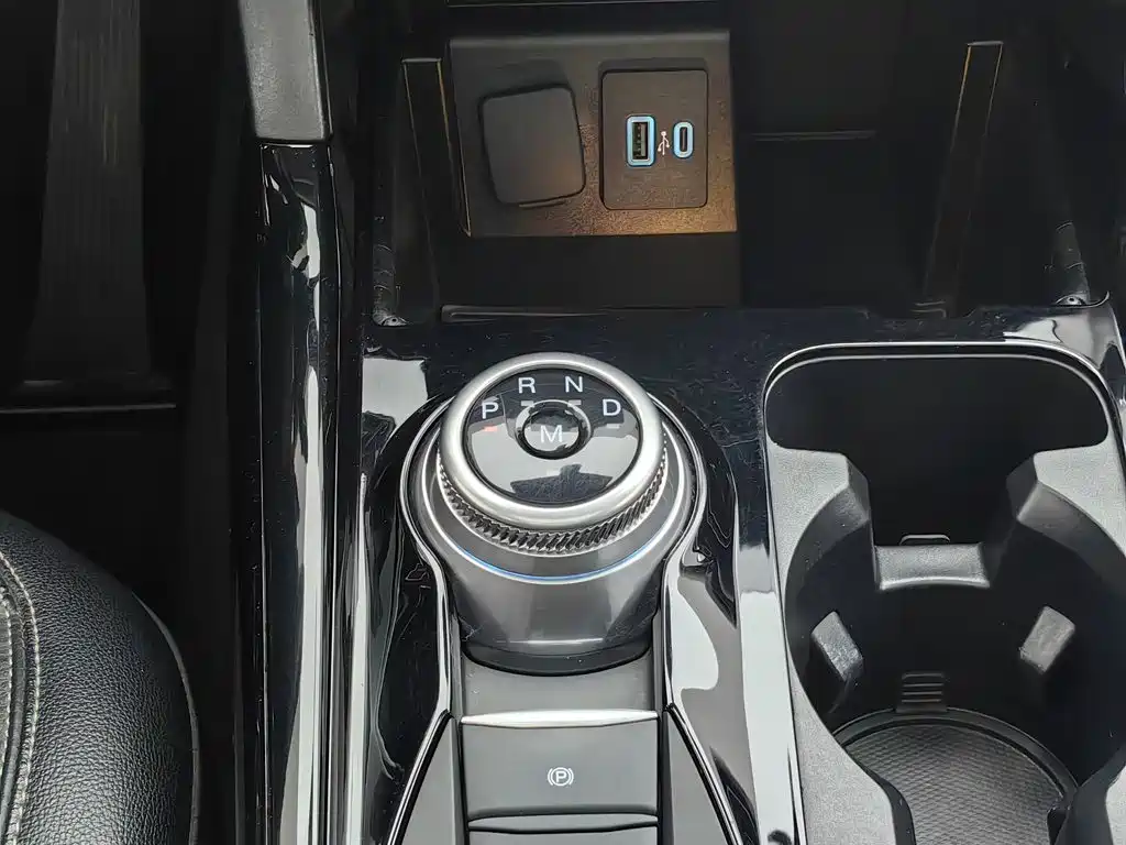 Ford Explorer — миниатюра 13