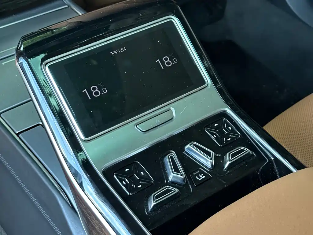 Audi A8 — миниатюра 18