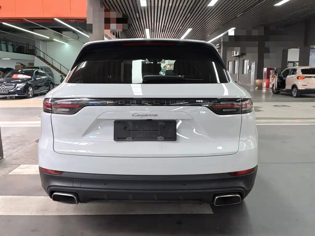Porsche Cayenne — миниатюра 15