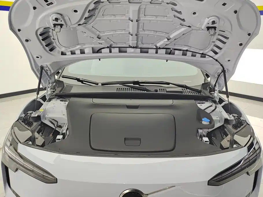 Volvo EX30 — миниатюра 10