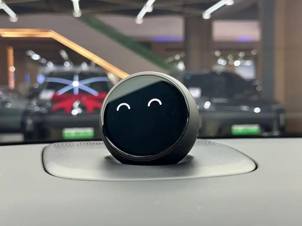 NIO ES8 — миниатюра 11