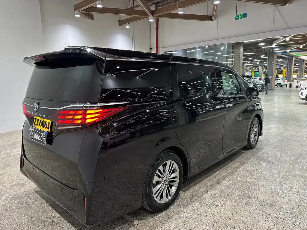 Toyota Alphard 2025 2.5L AT
