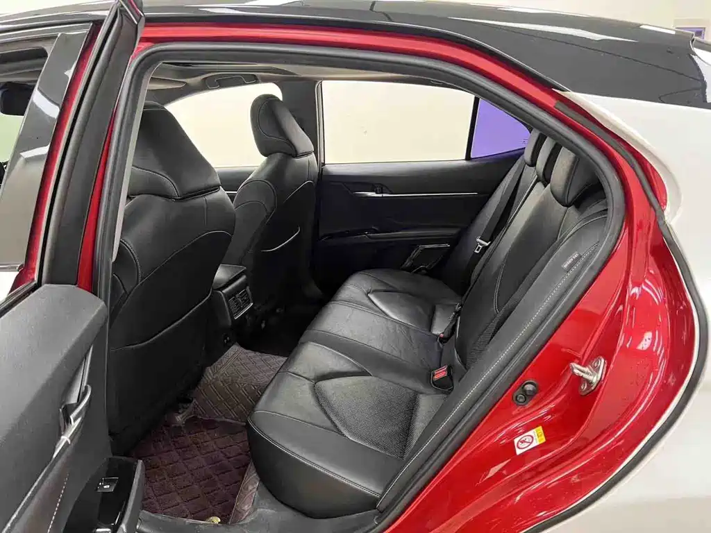 Toyota Camry — миниатюра 15