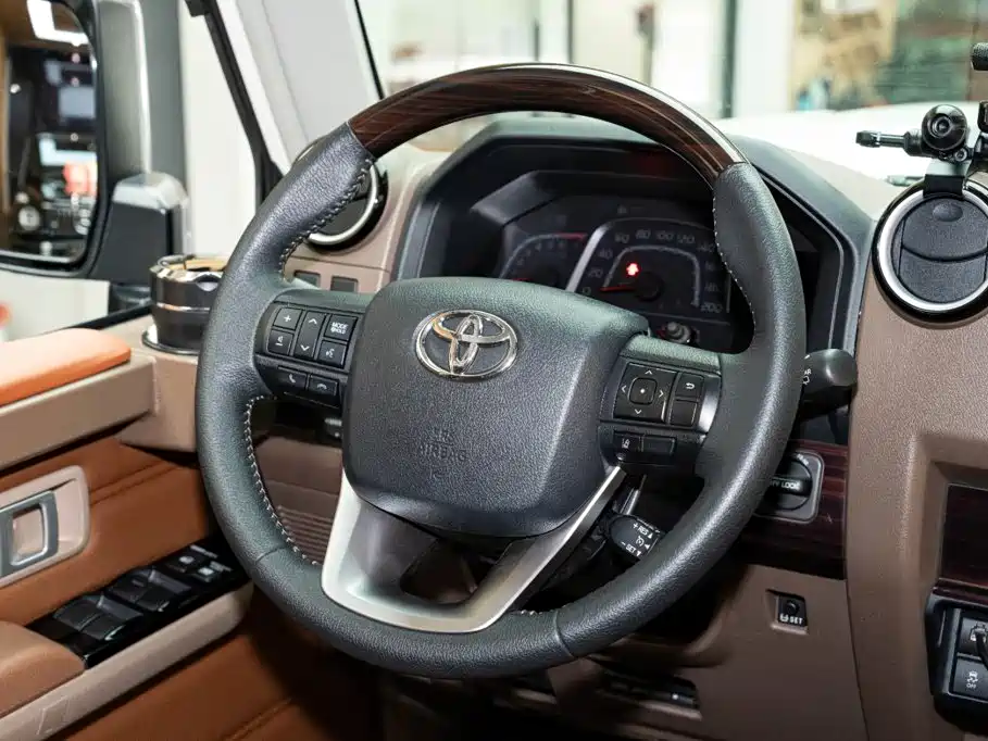 Toyota Land Cruiser — миниатюра 11