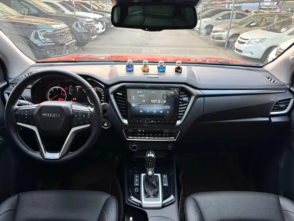 Isuzu D-MAX — миниатюра 10