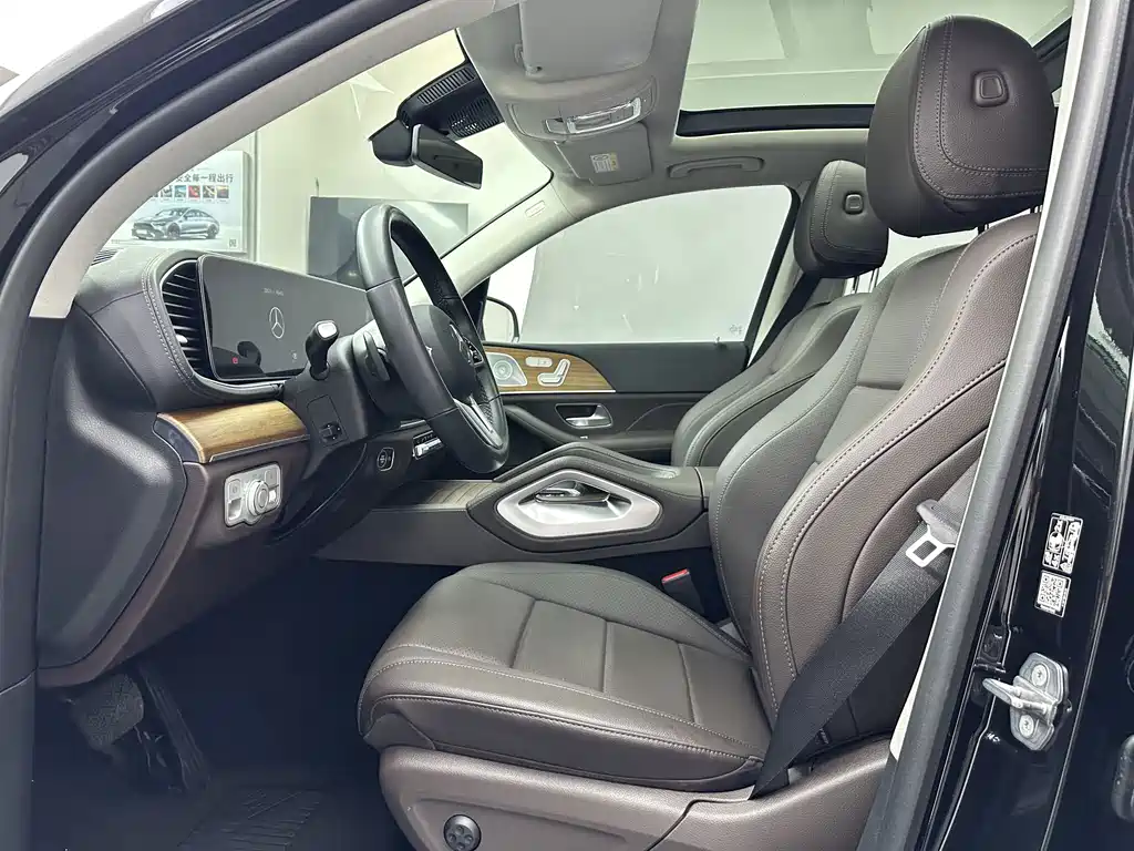 Mercedes-Benz GLE (Import) — миниатюра 11