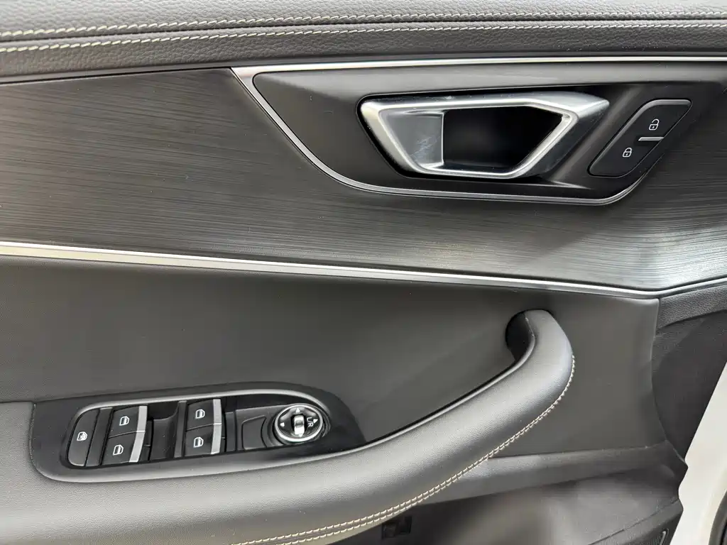 Chery Tiggo 8 - фото 13