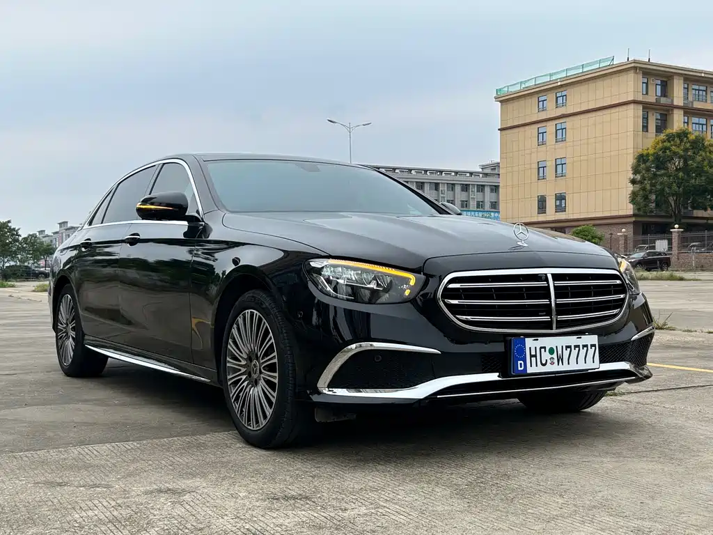 Mercedes-Benz E-Class — миниатюра 5