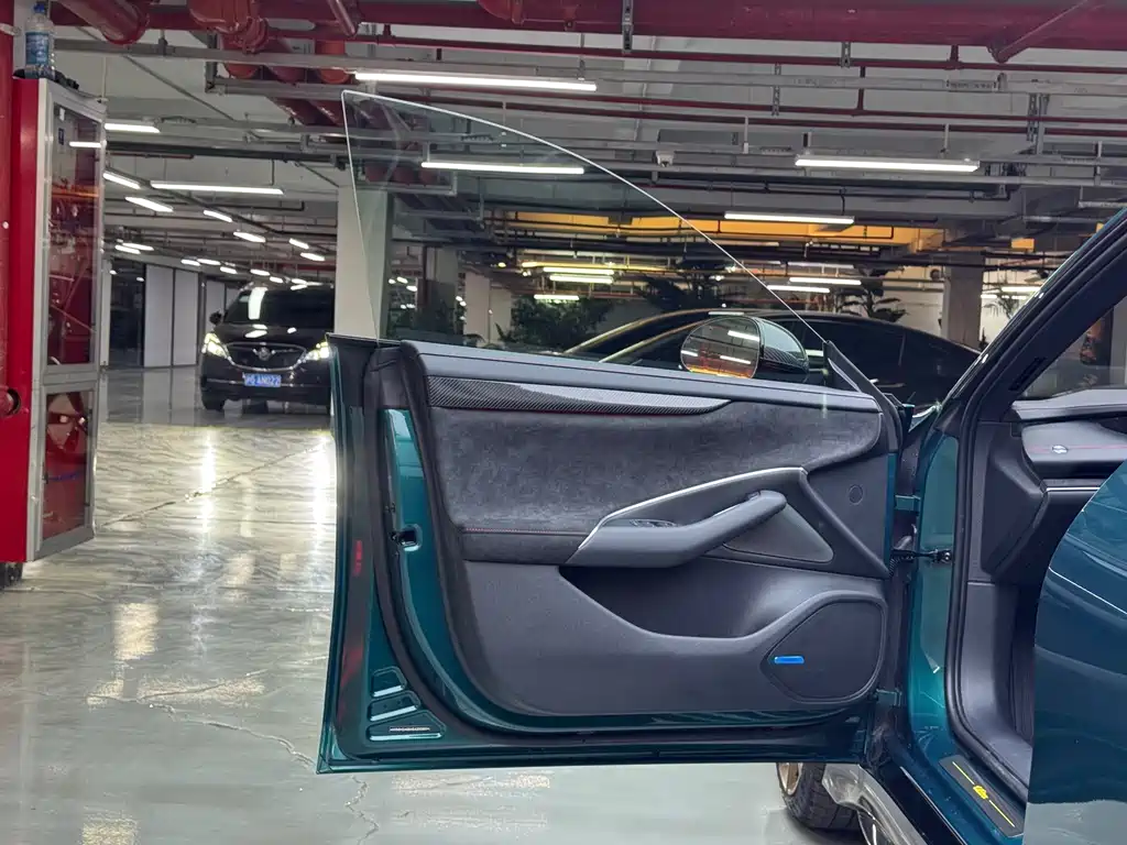 Xiaomi SU7 Ultra 2025 Ultra