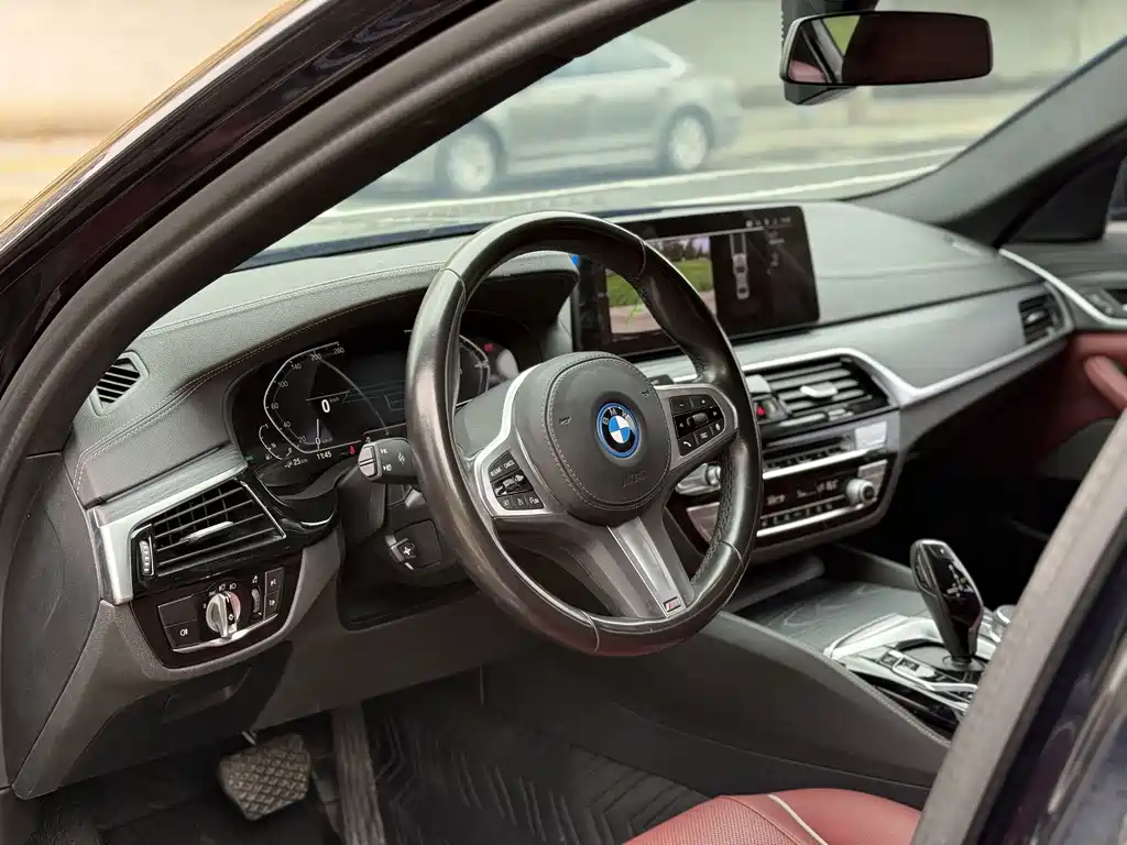 BMW 5 Series New Energy — миниатюра 4
