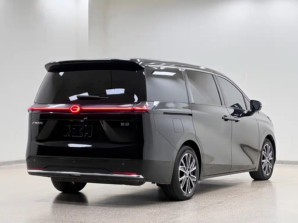 GAC Motor Trumpchi E8 PHEV — миниатюра 6