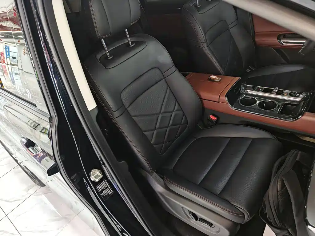 GAC Motor 传祺E8 PHEV — миниатюра 25