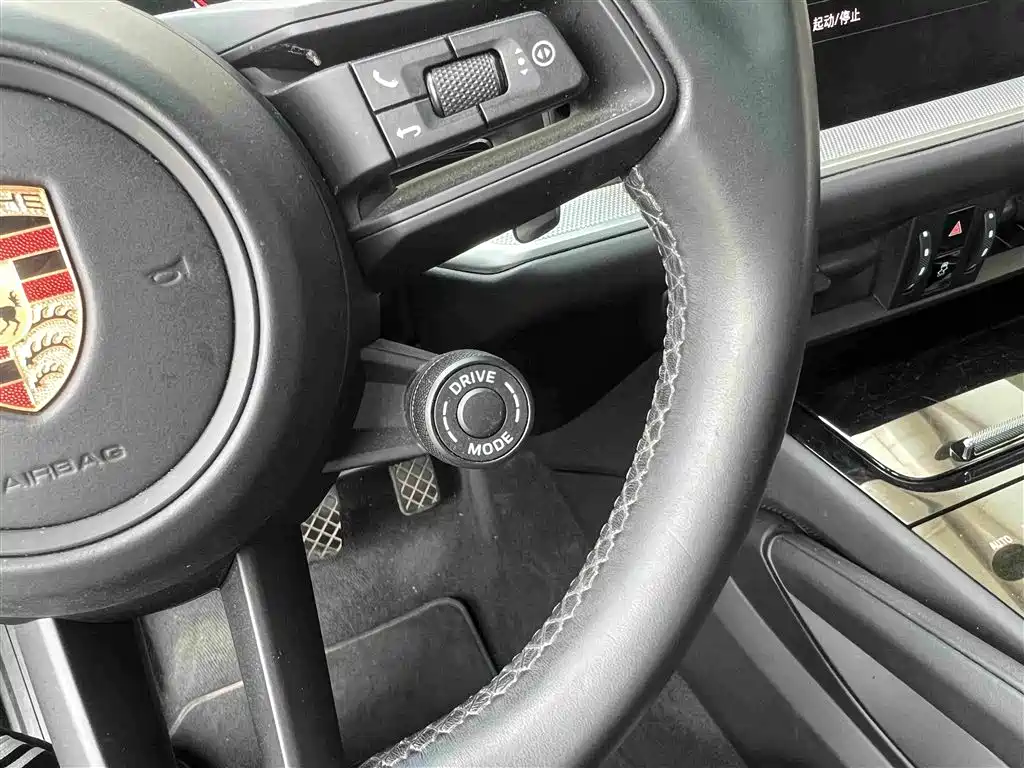 Porsche Cayenne — миниатюра 5