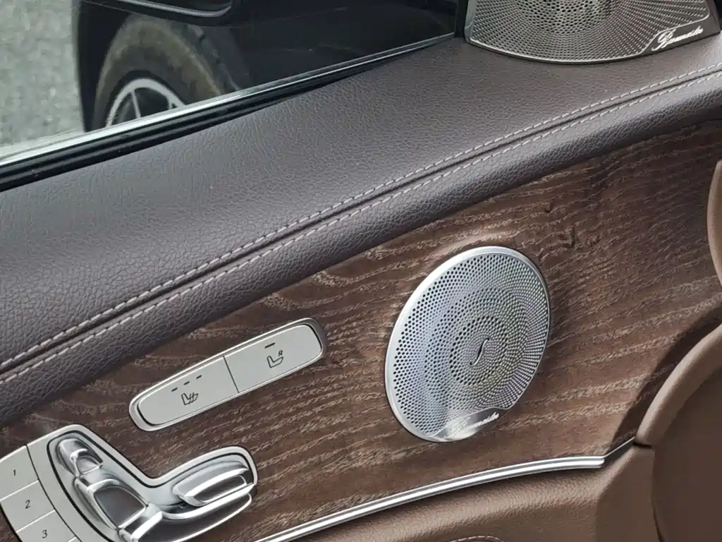 Mercedes-Benz E-Class — миниатюра 16