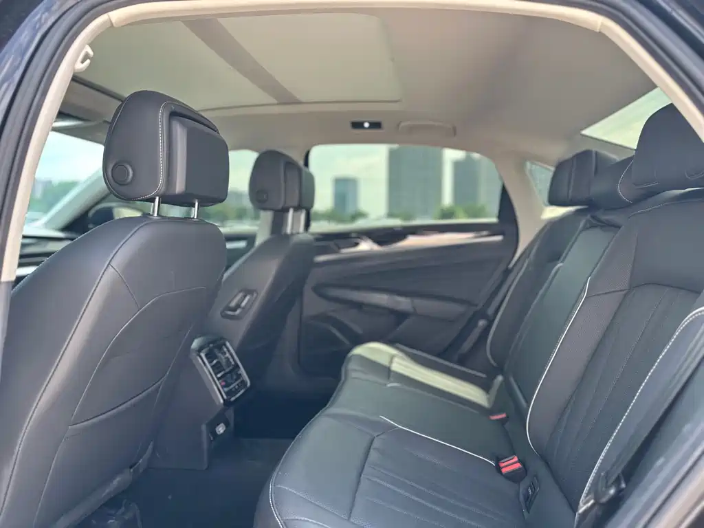 Volkswagen Passat — миниатюра 8