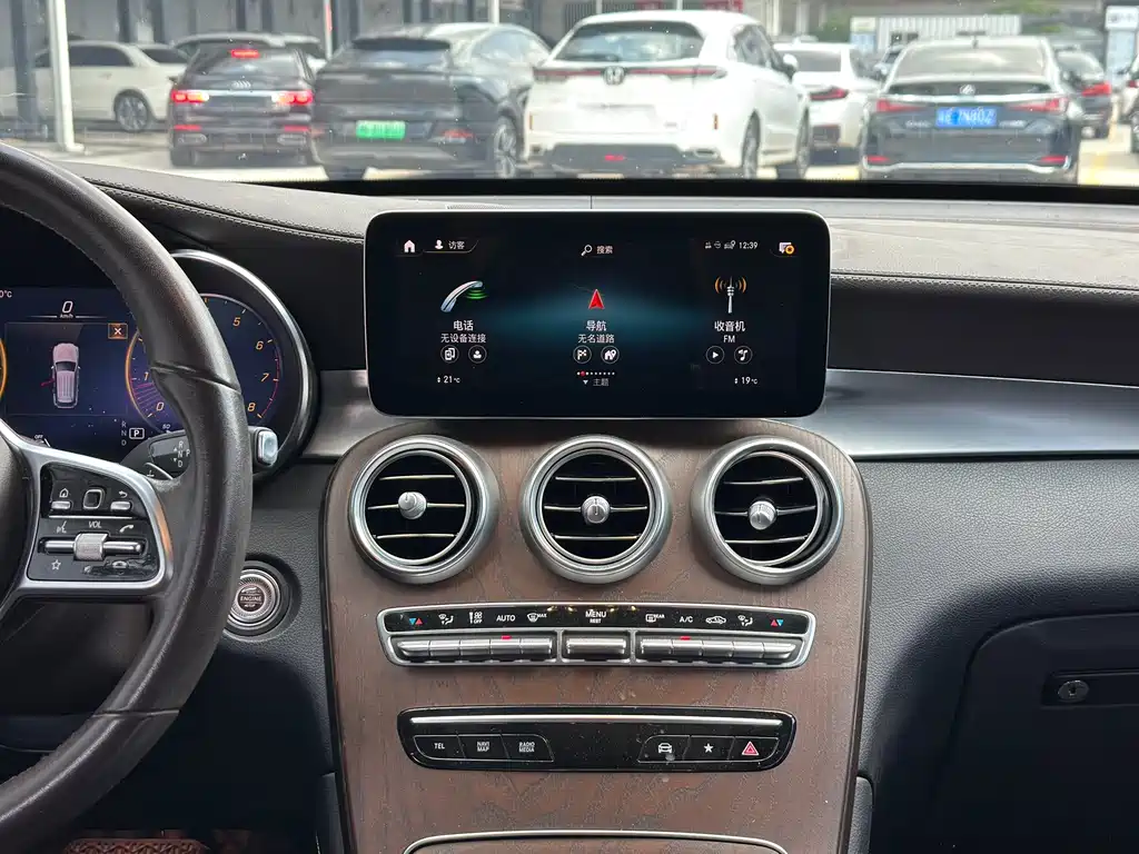 Mercedes-Benz GLC — миниатюра 12