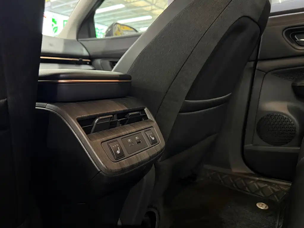 Nissan Ariya — миниатюра 11