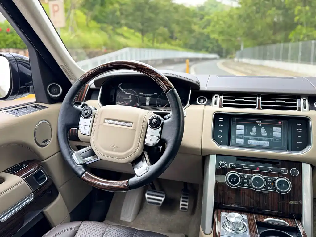 Land Rover Range Rover — миниатюра 16