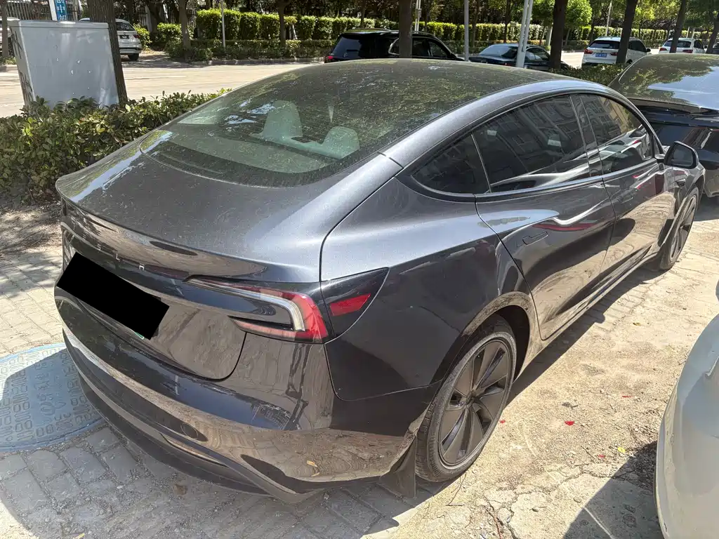 Tesla Model 3 - фото 4