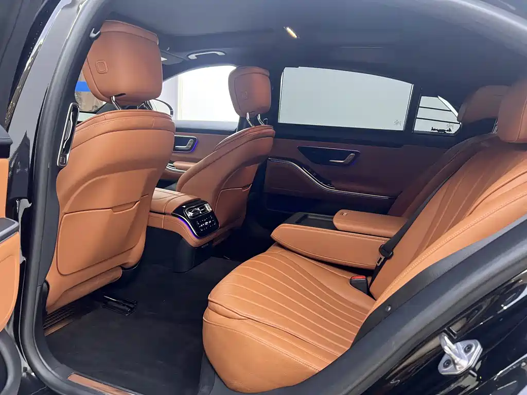 Mercedes-Benz S-Class — миниатюра 12