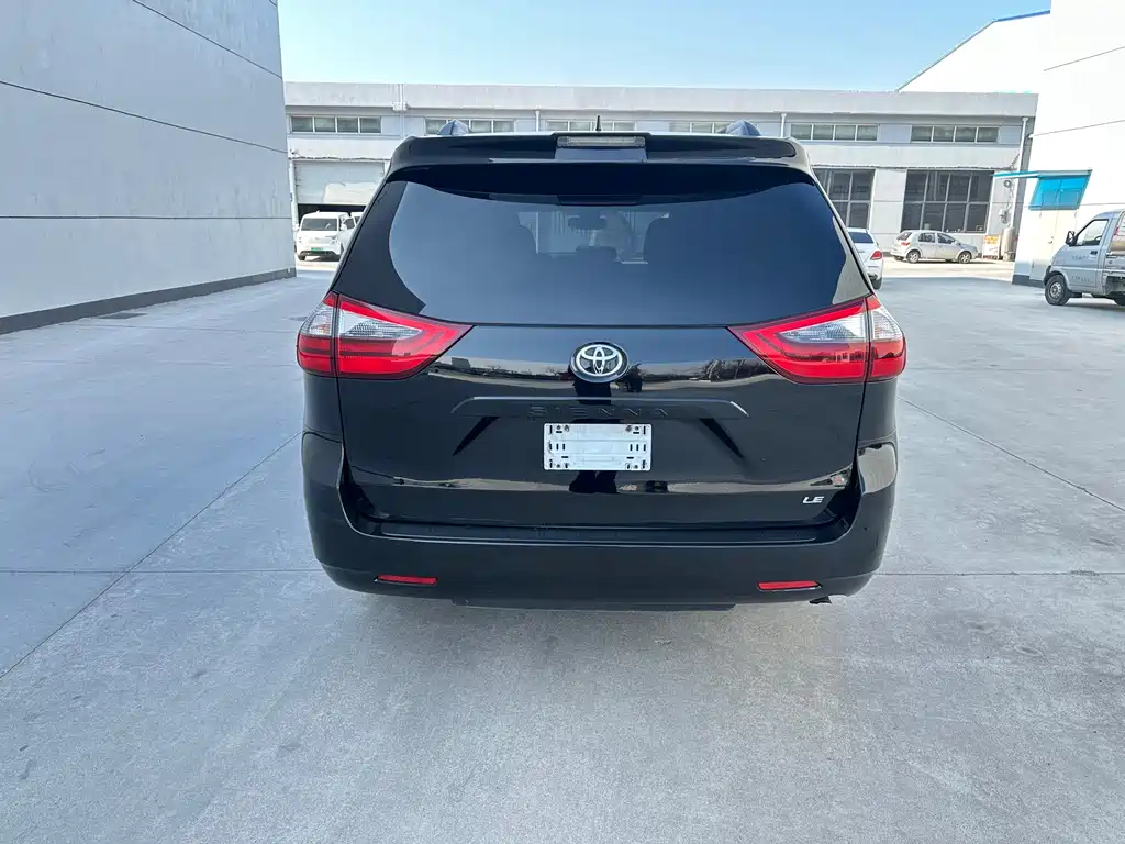 TOYOTA SIENNA