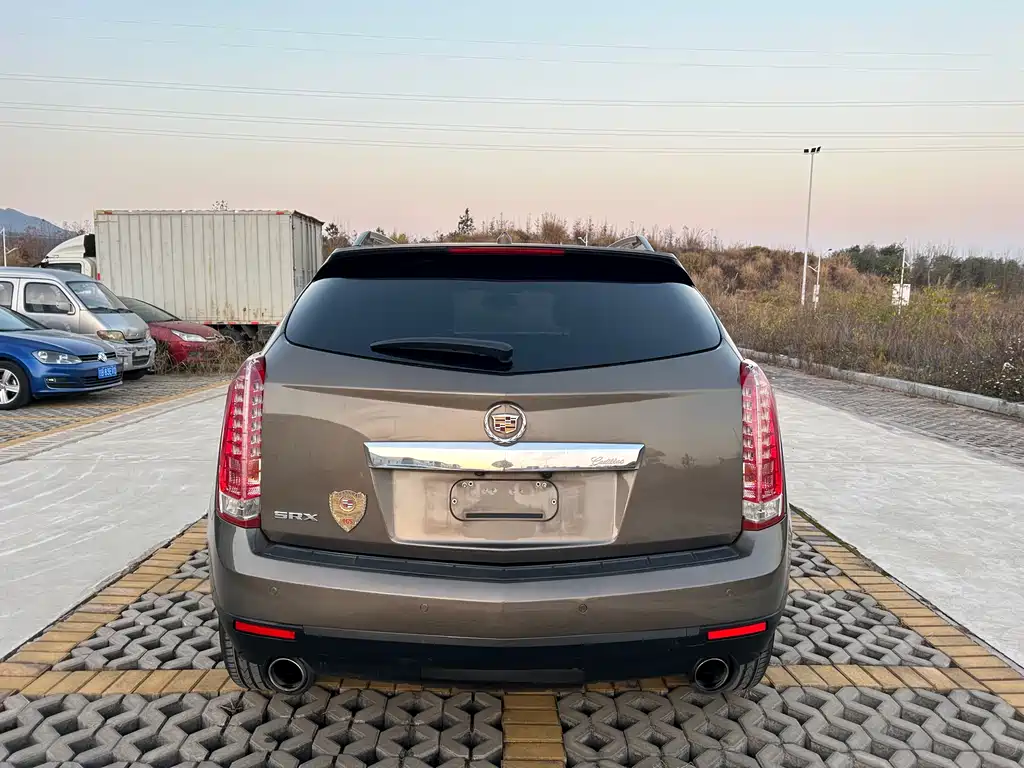 CADILLAC SRX