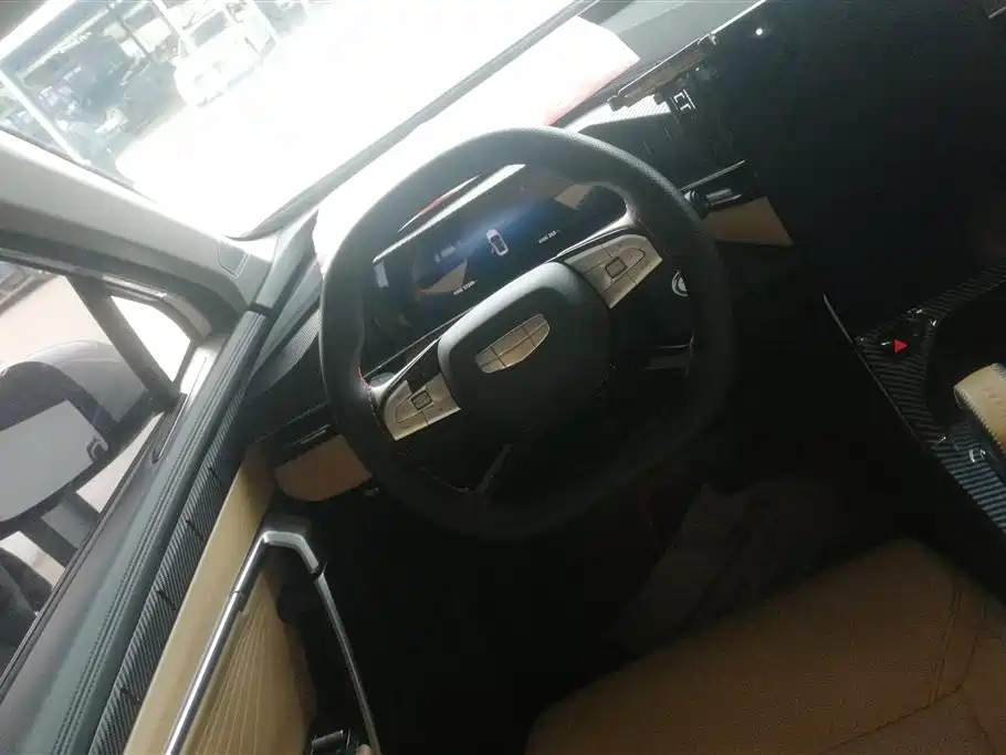 GEELY AUTOMOBILE BOYUE L