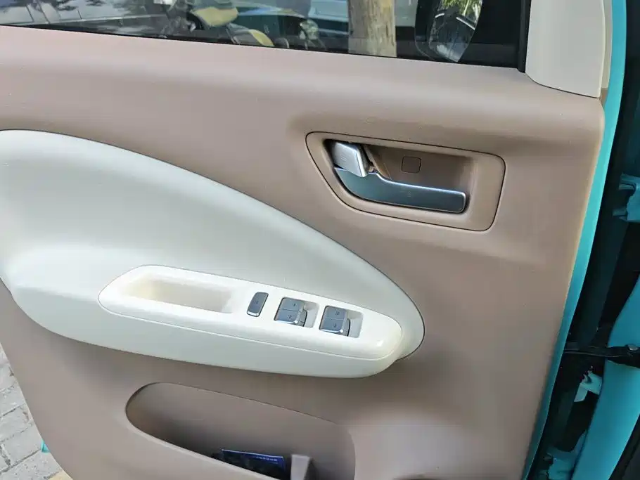 Wuling MINIEV — миниатюра 7