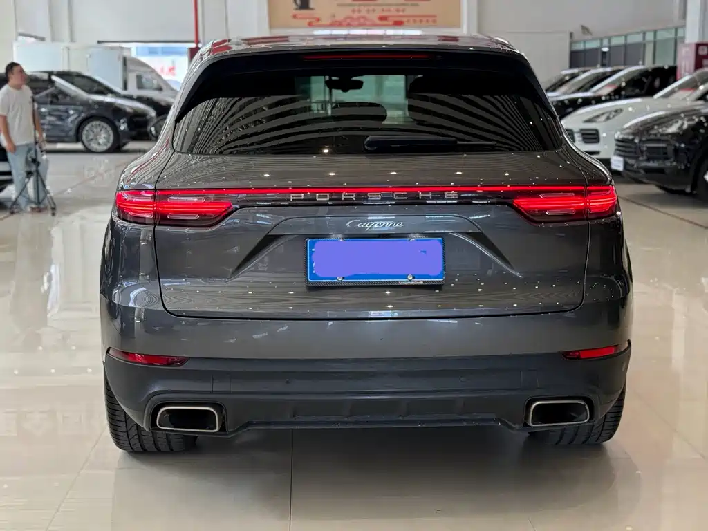 Porsche Cayenne — миниатюра 5