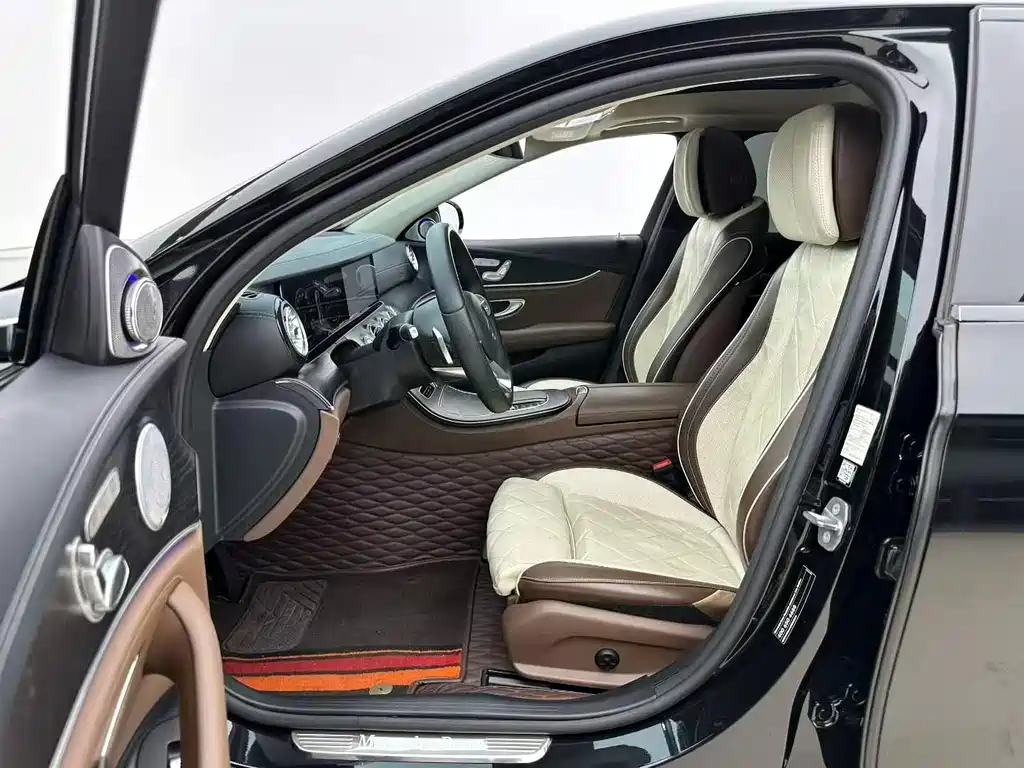 Mercedes-Benz E-Class — миниатюра 9