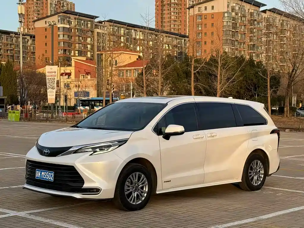 TOYOTA SIENNA